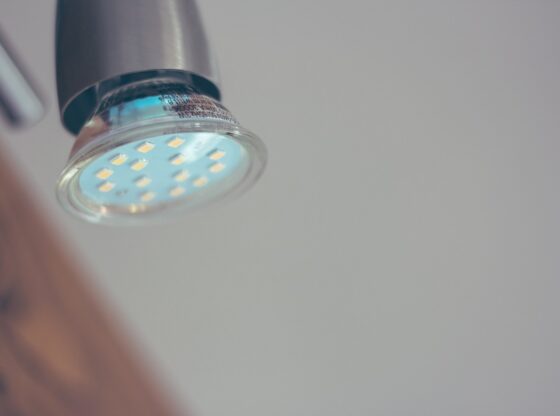 Une lumière LED, fait partie des objets connectés.